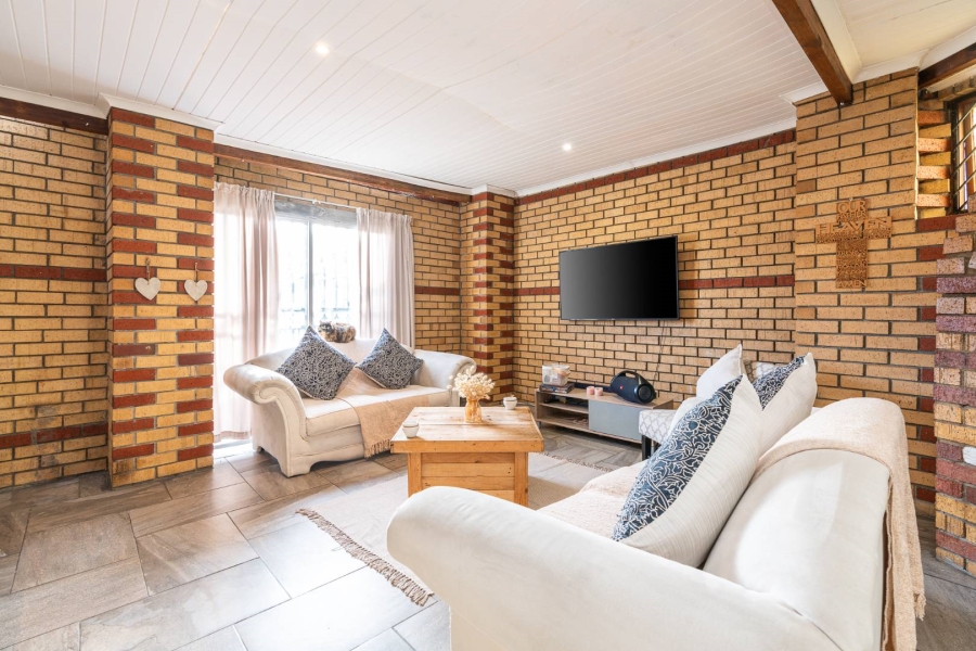 3 Bedroom Property for Sale in Bothasig Western Cape